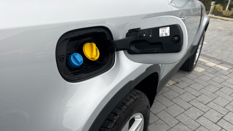 Land Rover Defender 90 Diesel 3.0 D250 Hard Top SE Auto